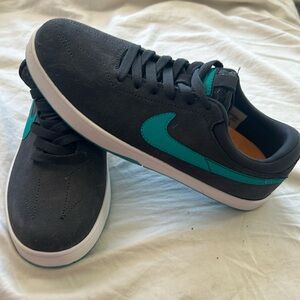 Nike Eric Koston Model Sneaker, Gray